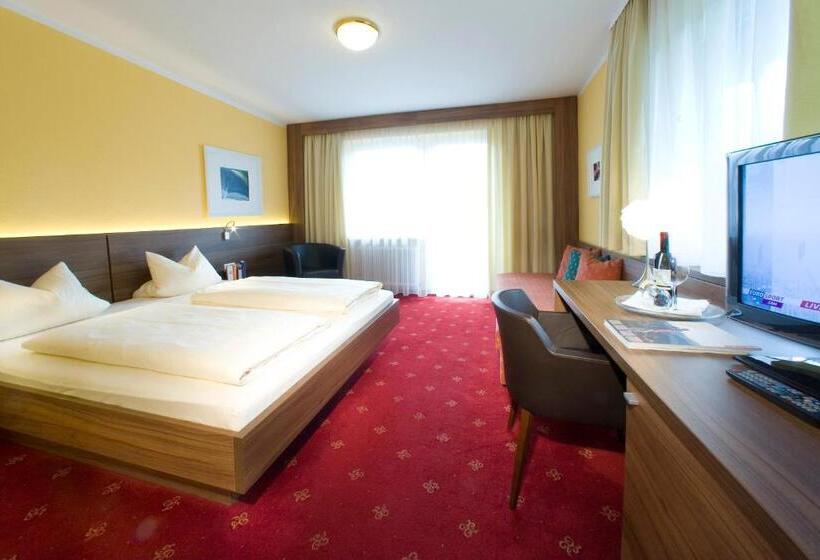 이코노미 룸, Bruno