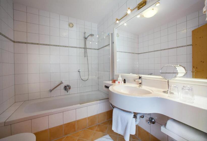 스탠다드 트리플 룸, Bruno