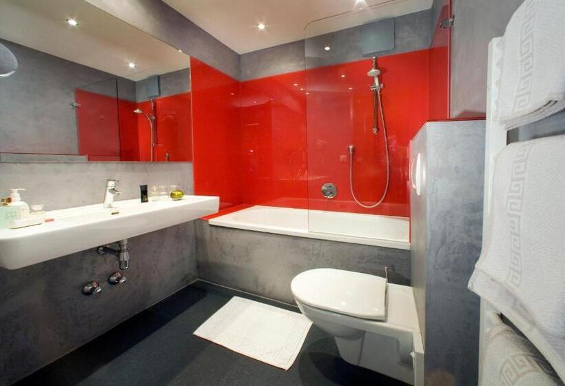 스탠다드 트리플 룸, Bruno