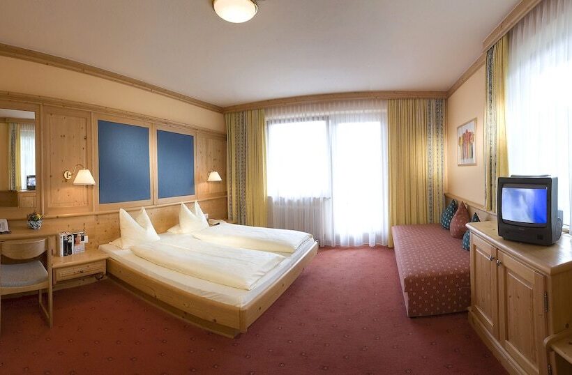 이코노미 룸, Bruno