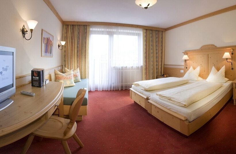 이코노미 룸, Bruno