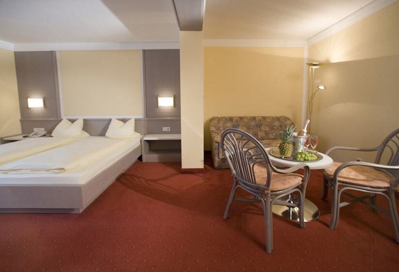 이코노미 룸, Bruno