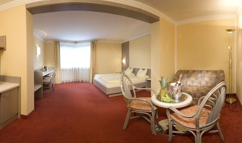 이코노미 룸, Bruno