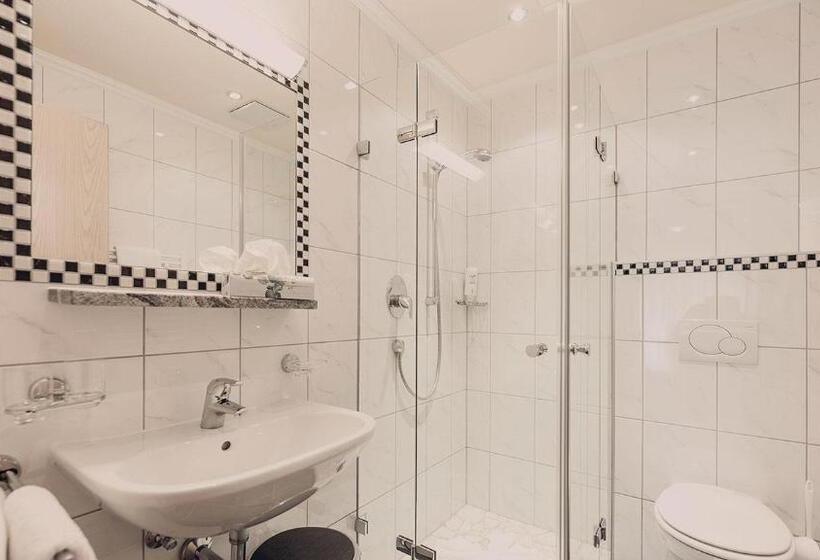 غرفة قياسية, Föhre