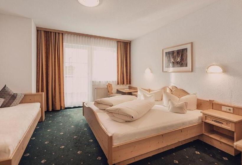 غرفة قياسية ثلاثية, Föhre