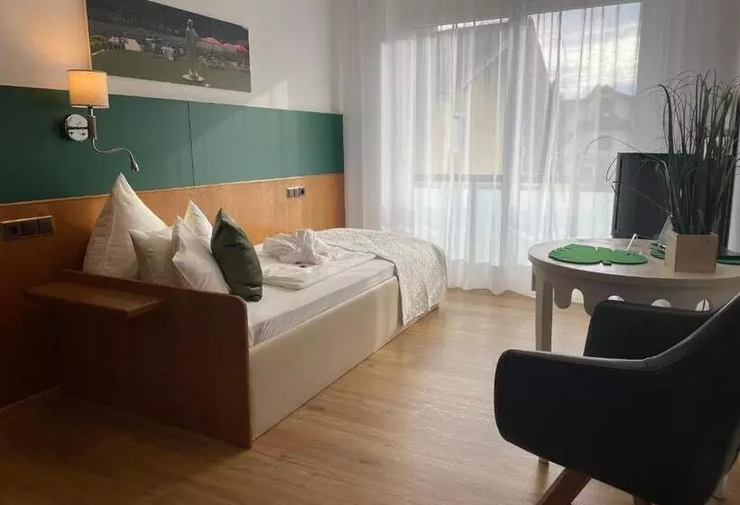 庭の見えるシングルルーム, Seehaus Kärnten Inn Mit Direktem Seezugang Und E Ladestation