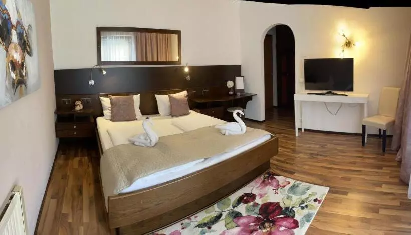 スタンダードトリプルルーム, Seehaus Kärnten Inn Mit Direktem Seezugang Und E Ladestation