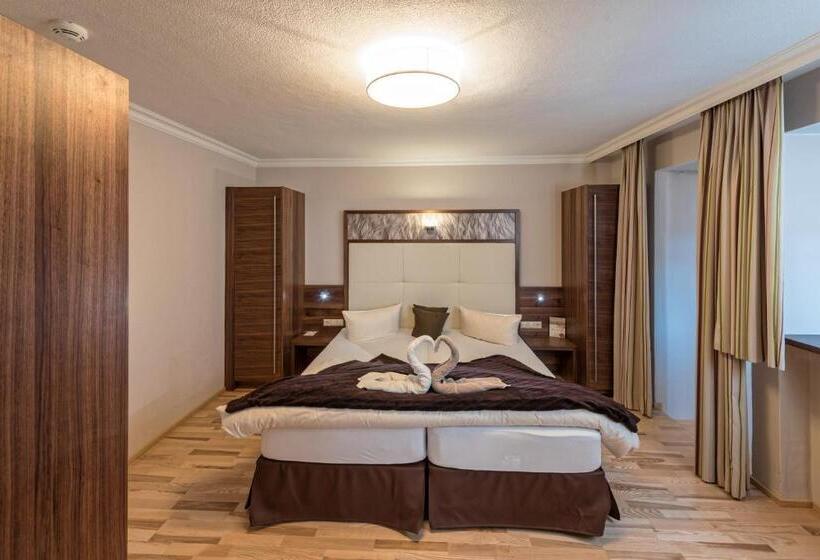 Полулюкс Повышенной Комфортности, Jennys Schlössl