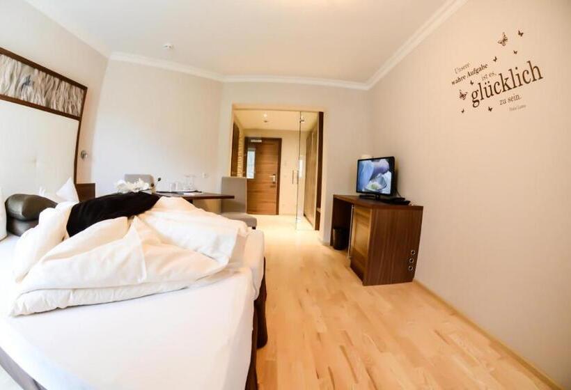 Классический Номер, Jennys Schlössl