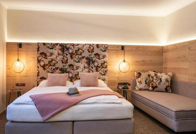 Quarto Triplo Comfort, Jägerhof Und Jagdhaus