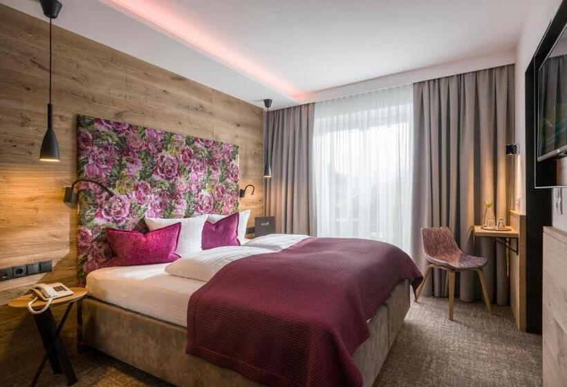 Quarto Triplo Comfort, Jägerhof Und Jagdhaus