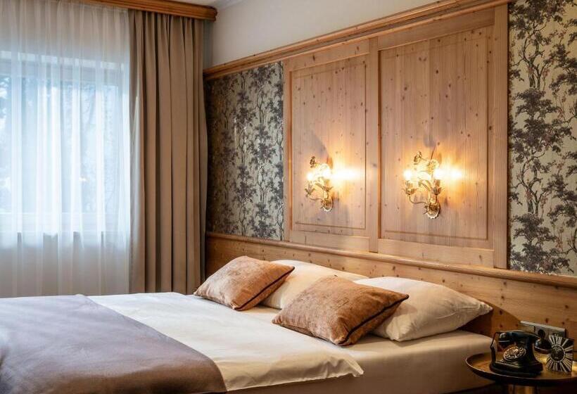 Quarto Triplo Comfort, Jägerhof Und Jagdhaus