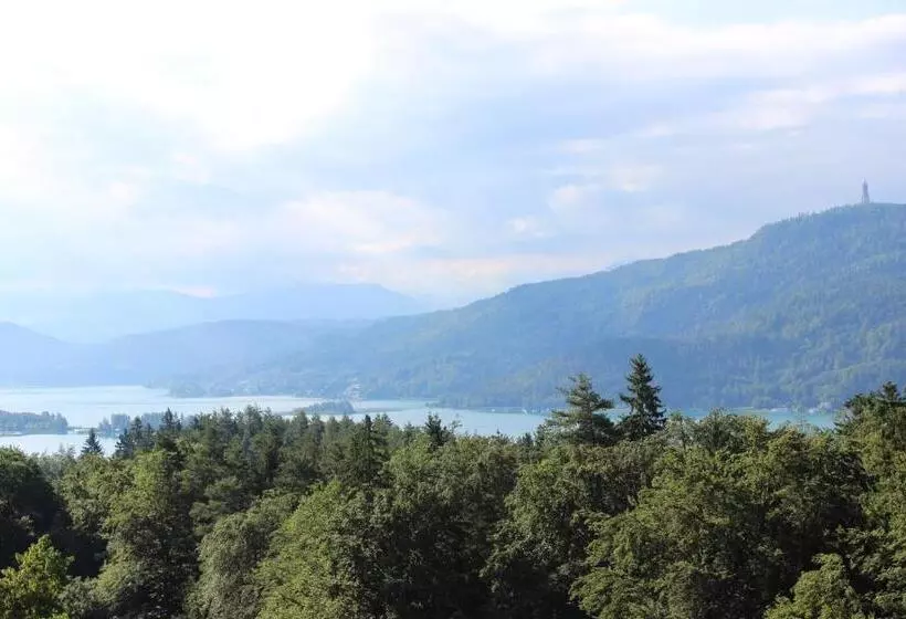 Standard studio with lake view, Pension Krakolinig