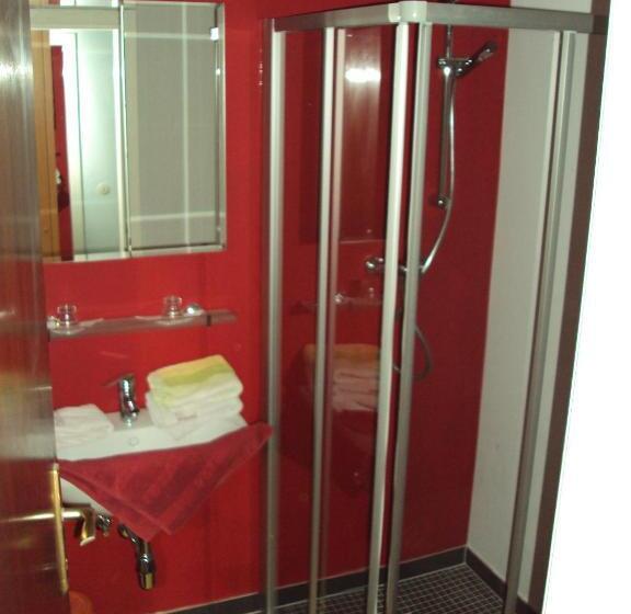 Superior studio with lake view, Pension Krakolinig