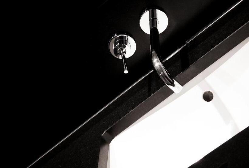 펜트하우스 스위트, Pepis Ski