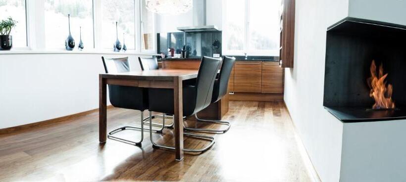 펜트하우스 스위트, Pepis Ski