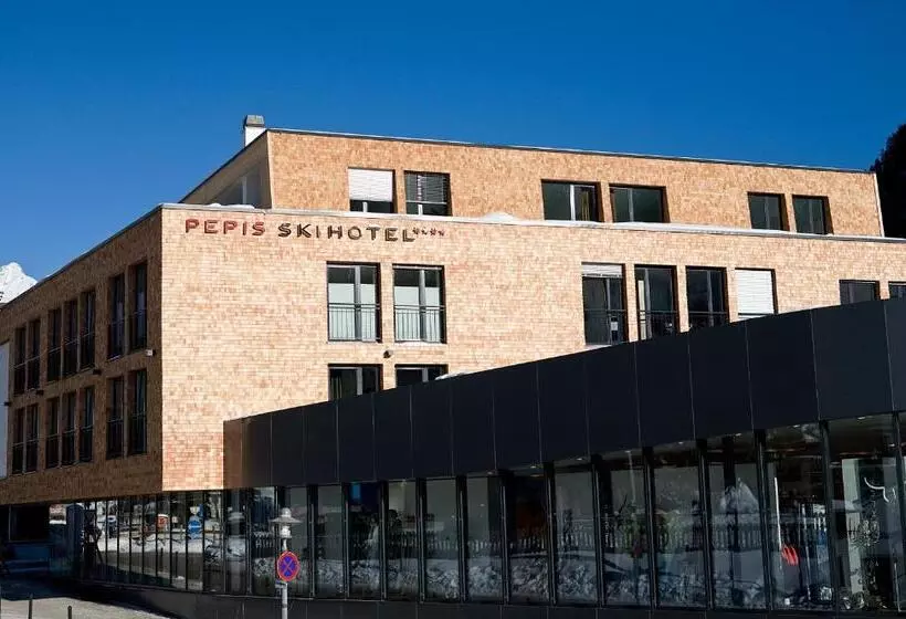 ペントハウススイート, Pepis Ski
