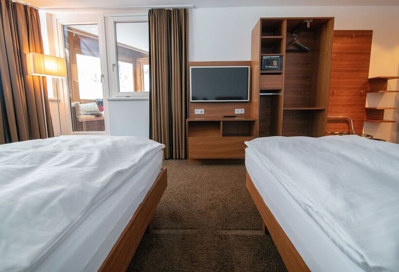 펜트하우스 스위트, Pepis Ski