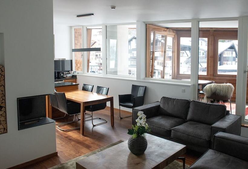 펜트하우스 스위트, Pepis Ski