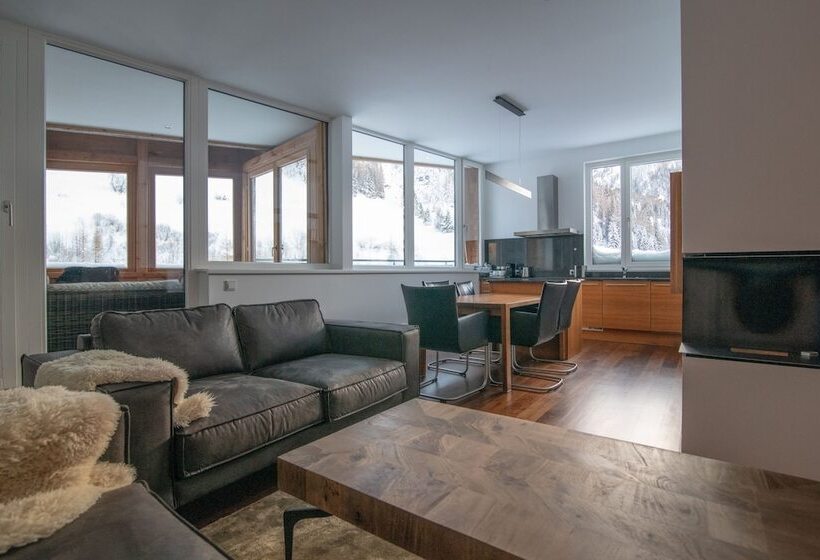 펜트하우스 스위트, Pepis Ski