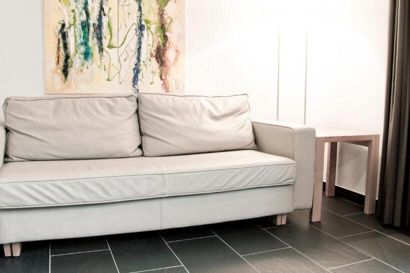 펜트하우스 스위트, Pepis Ski