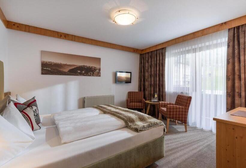 Номер Стандарт с Балконом, Landhaus Zillertal