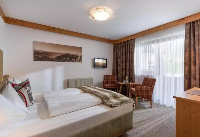 バルコニー付きスタンダードルーム, Landhaus Zillertal