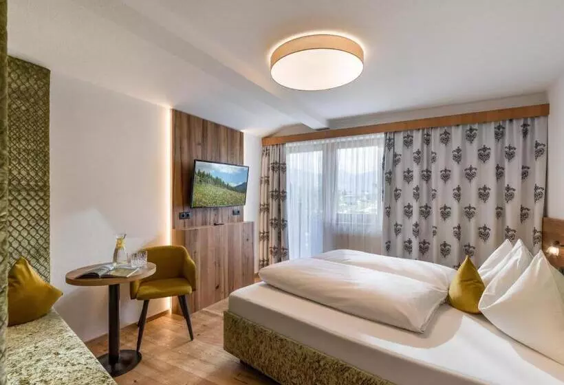 バルコニー付きデラックスルーム, Landhaus Zillertal