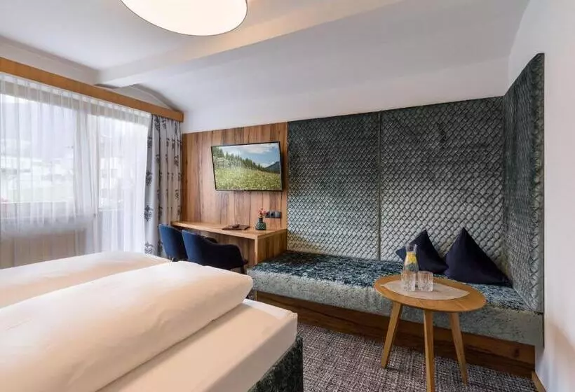 バルコニー付きデラックスルーム, Landhaus Zillertal