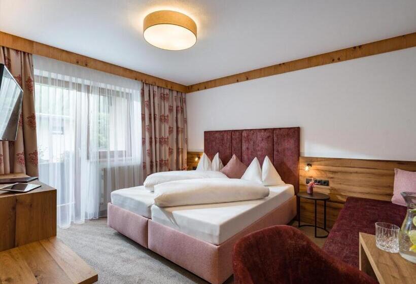 Номер Deluxe с Балконом, Landhaus Zillertal