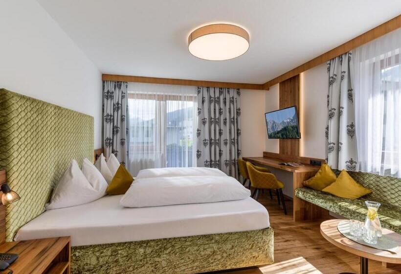 Номер Deluxe с Балконом, Landhaus Zillertal