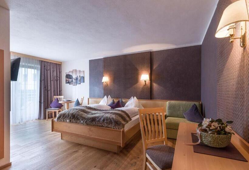 Люкс с Балконом, Landhaus Zillertal