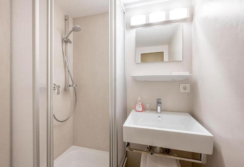 标准单人间, Gasthof Schroll