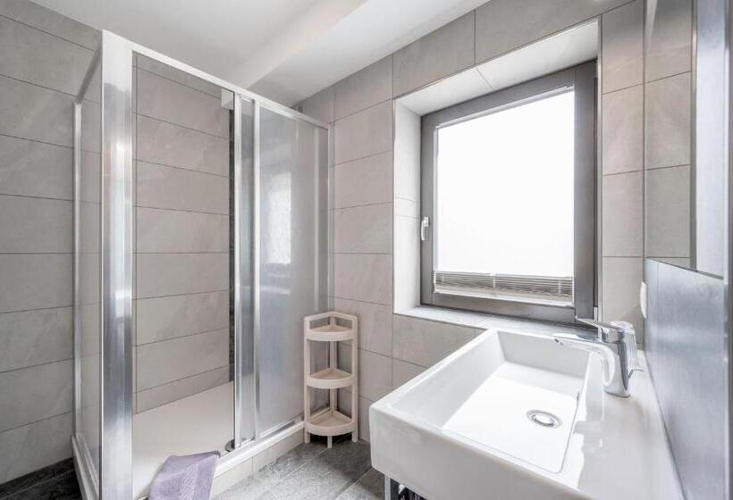 标准间, Gasthof Schroll