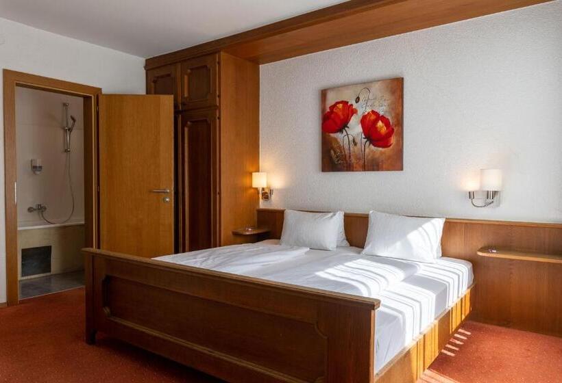 经济房, Gasthof Schroll