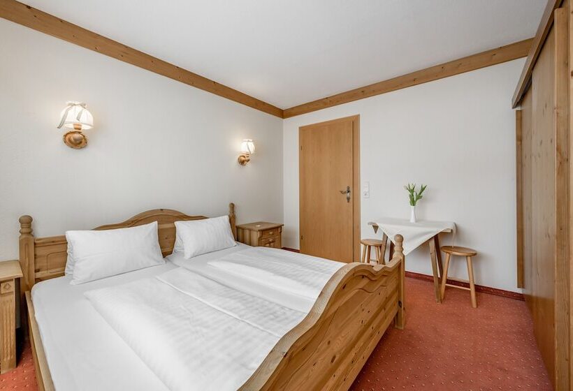 家庭间, Gasthof Schroll