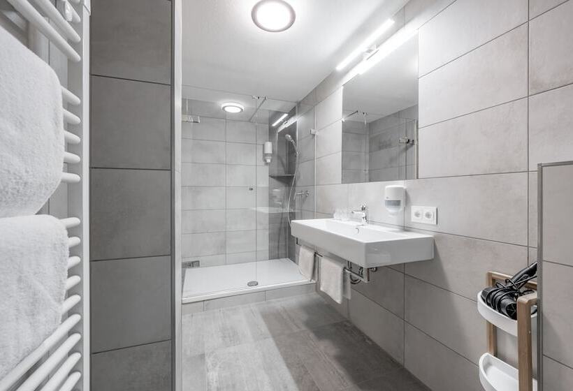 标准间, Gasthof Schroll