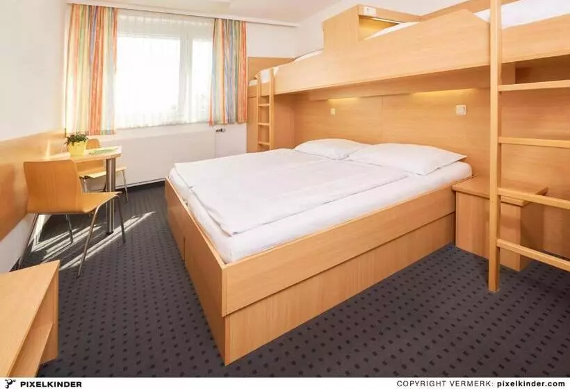 スタンダード4人部屋, Jugendgästehaus Linz