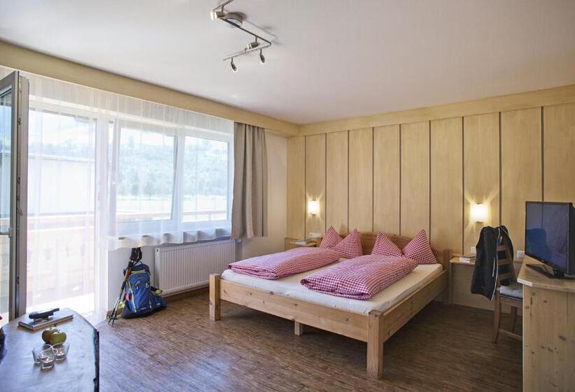 חדר סטנדרט לארבעה, Alphotel Mittersill