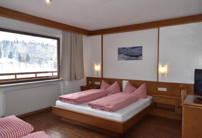 חדר סטנדרט לארבעה, Alphotel Mittersill