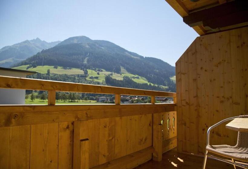 חדר סטנדרט לארבעה, Alphotel Mittersill