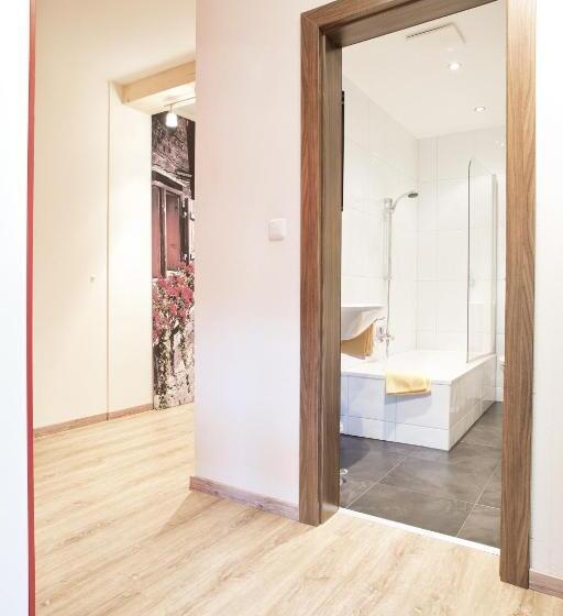 Апартаменты 3 Спальни, Alphotel Mittersill