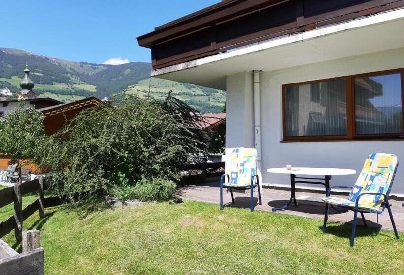 דירת שלושה חדרים, Alphotel Mittersill