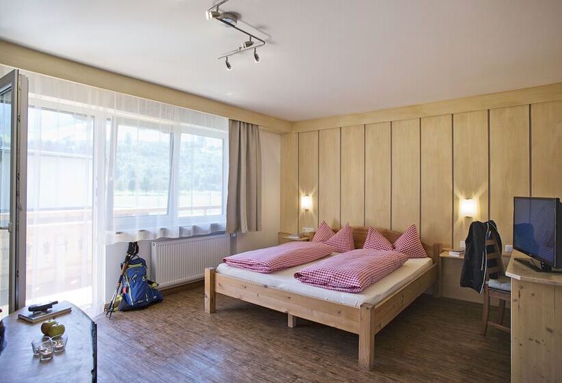 חדר סטנדרט לארבעה, Alphotel Mittersill