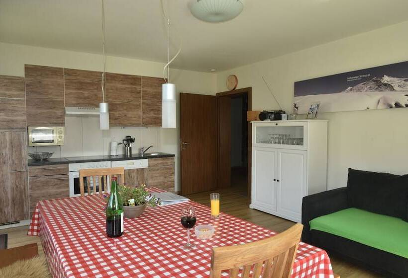 דירת שלושה חדרים, Alphotel Mittersill