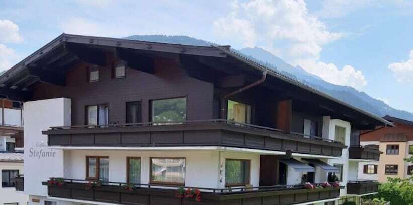 דירת שלושה חדרים, Alphotel Mittersill