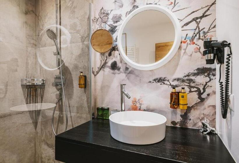 家庭间, Flachauerhof