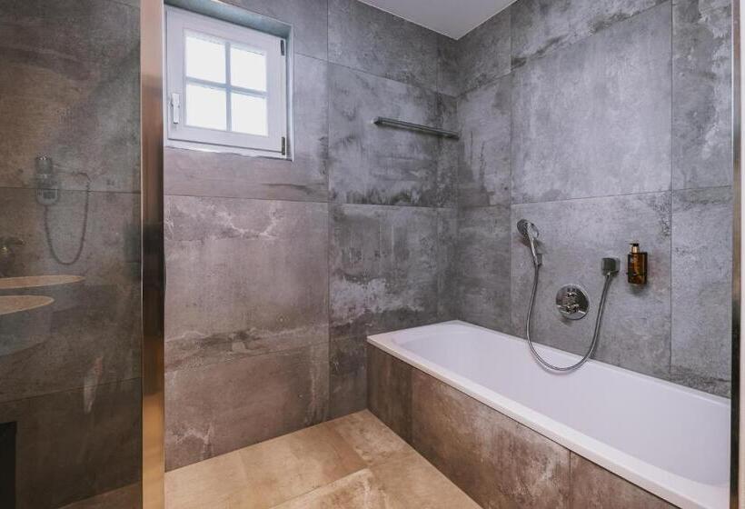 家庭间, Flachauerhof