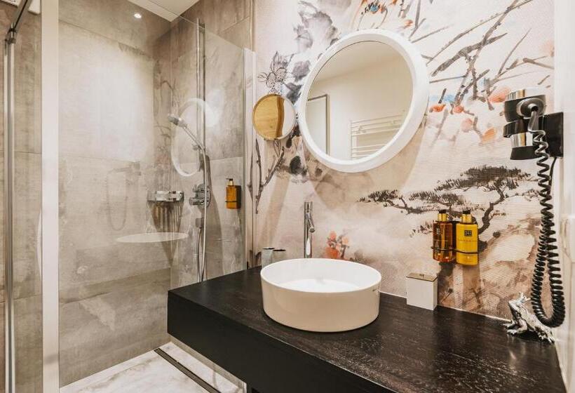 家庭间, Flachauerhof