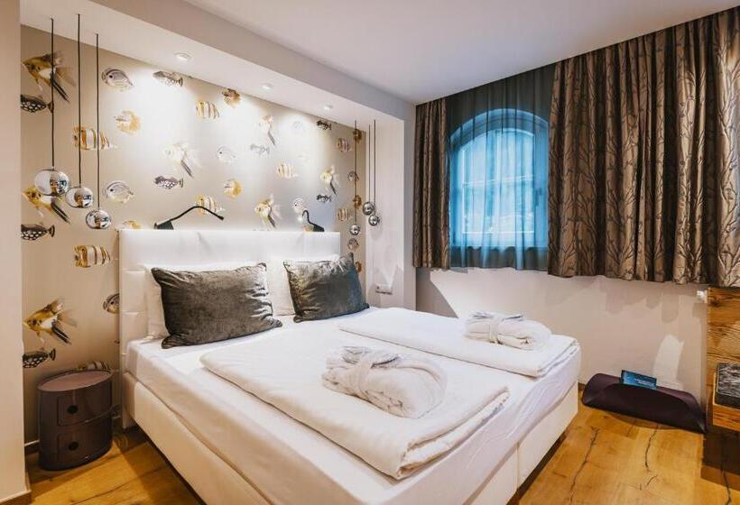 家庭间, Flachauerhof